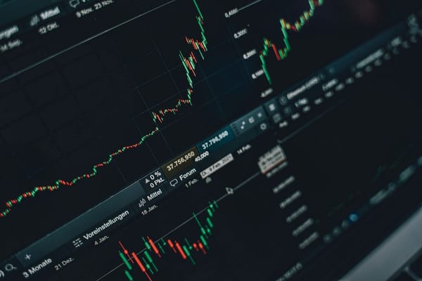 Accumulation vs Income Units: The Fund Choice UK Investors Get Wrong, and Why It Quietly Distorts Your Tax in a GIA